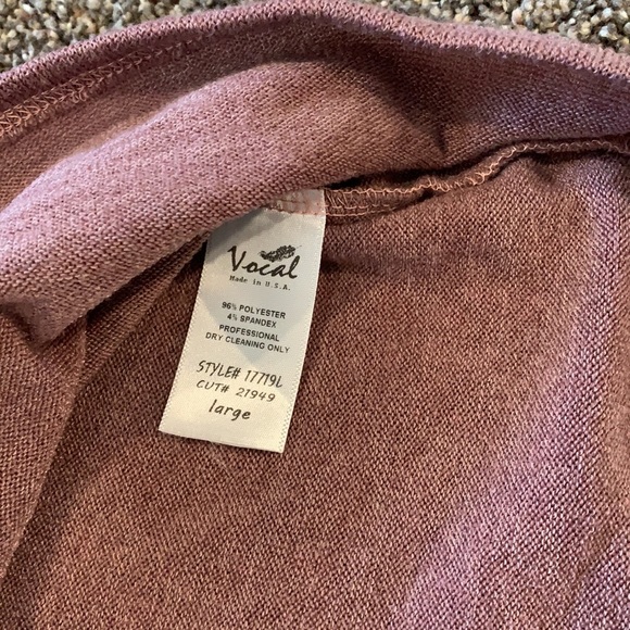 Mauve color shirt with lace sleeve - Picture 7 of 7